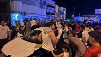 Bursa’nın Orhangazi ilçesinde kırmızı ışıkta geçtiği ileri sürülen bir otomobil