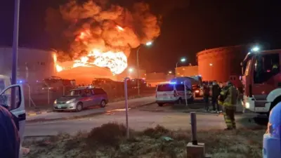 Libya’daki Zawiya rafinerisinde insansız hava aracı (İHA) saldırısının ardından yangın