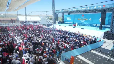 Muş’un Malazgirt ilçesinde binlerce vatandaş, Malazgirt Zaferi’nin 955’inci yıl dönümü