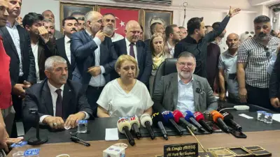 Tutuklanan Menderes Belediye Başkanı İlkay Çiçek’in İçişleri Bakanlığı tarafından görevden