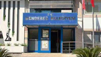 Menderes Belediye Başkanı İlkay Çiçek’in görevden uzaklaştırılmasının ardından belediye başkan
