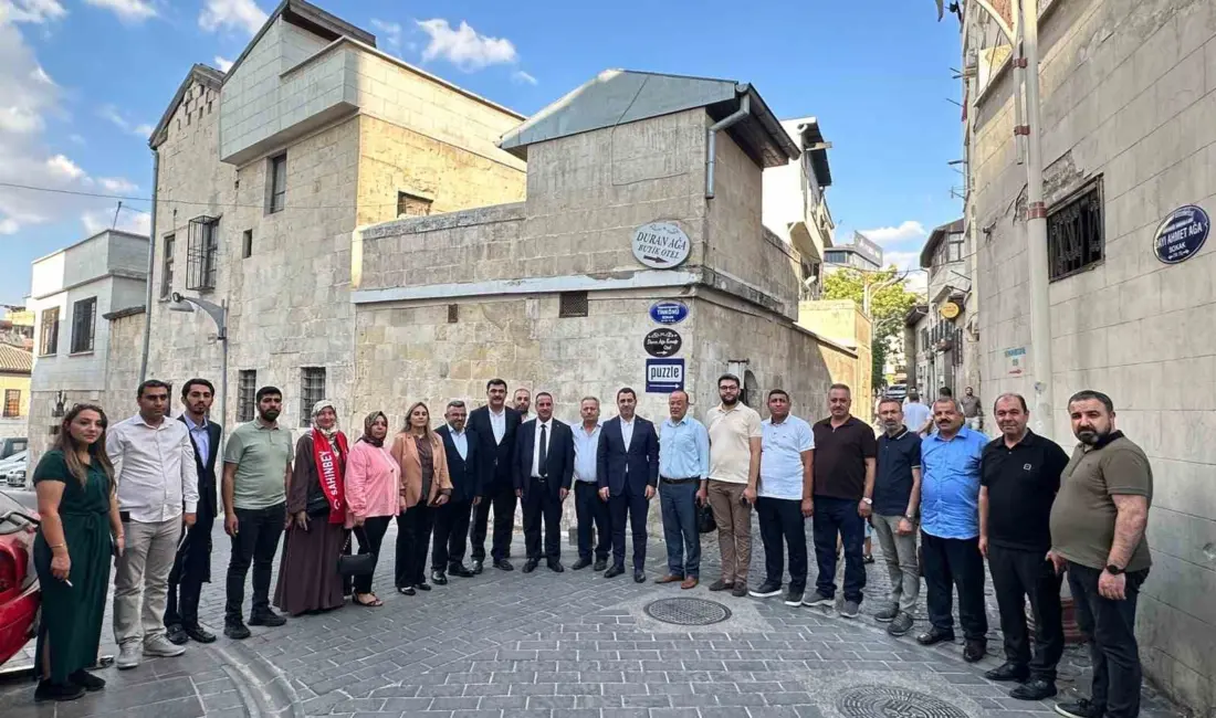 AK Parti Gaziantep Milletvekili Bünyamin Bozgeyik, beraberindeki geniş teşkilat heyetiyle