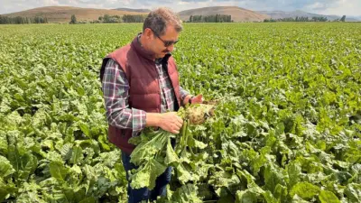 Milli Savunma Bakan Yardımcısı Salih Ayhan, Bayburt’un Çiftetaş köyünde bulunan