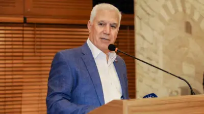 Hakkında açılan dava sebebiyle görevden el çektirilen Bursa Büyükşehir Belediye