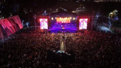 Ordulu sanatçı Semicenk, düzenlenen konserde hemşehrileriyle buluştu. Ordu Büyükşehir Belediyesi’nin