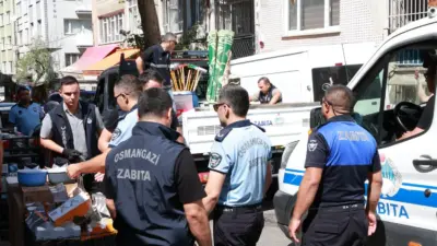 Osmangazi Belediyesi Zabıta Müdürlüğü ekipleri, ilçe genelinde kaldırımların işgal edilmesini