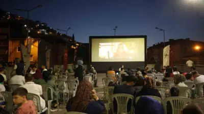 Osmangazi Belediyesi’nin “Osmangazi’de Yaz Film Gösterimleri” kapsamında Mollafenari Mahallesi’nde düzenlediği