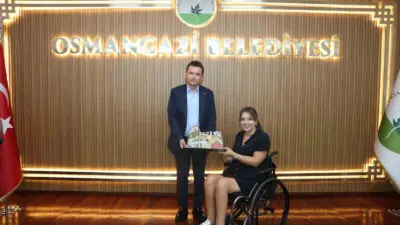 Osmangazi Belediyesi’ni uluslararası ralli organizasyonlarında temsil eden başarılı sporcu Kübra