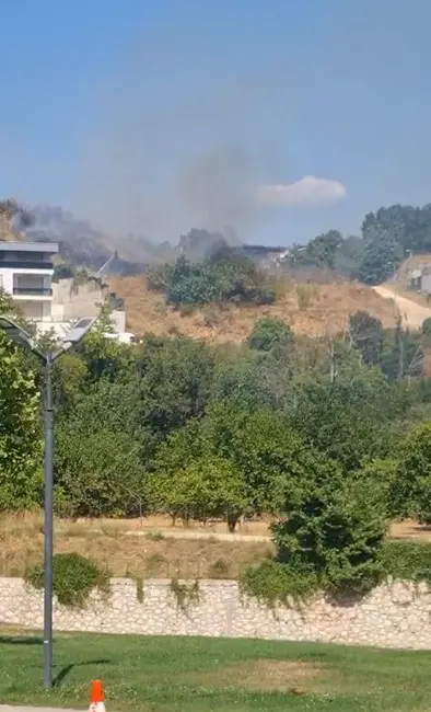 Bursa’nın Nilüfer ilçesinde otluk alanda çıkan yangın, itfaiye ekiplerinin hızlı