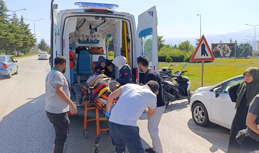 Bursa’nın İnegöl ilçesinde otomobille çarpışan motosikletin sürücüsü ağır yaralandı. Kaza,