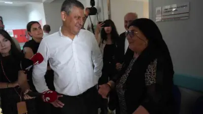 Yeni Parti Genel Başkanı Özgür Özel, bir vatandaşın “Kılıçdaroğlu baba