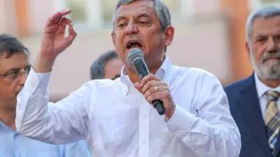 Yeni Parti Genel Başkanı Özgür Özel, Rize’de yaptığı konuşmada çay