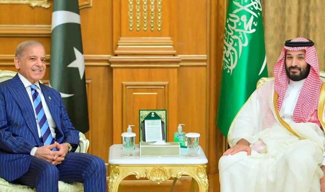 Pakistan Başbakanı Şehbaz Şerif, resmi ziyaret gerçekleştirdiği Suudi Arabistan’da Veliaht