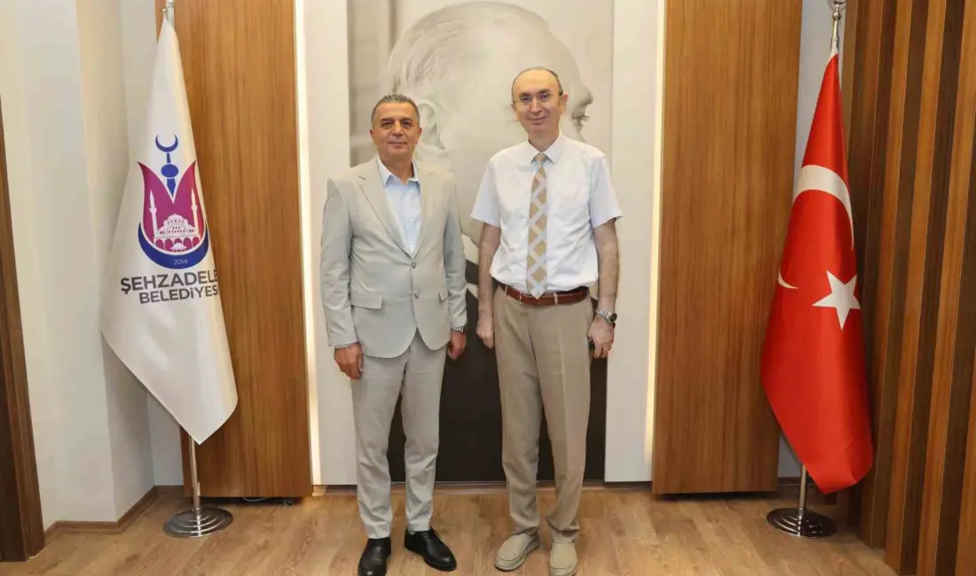 Şehzadeler Kaymakamı Günhan Yazar ile Belediye Başkanı Hakan Şimşek’in bir