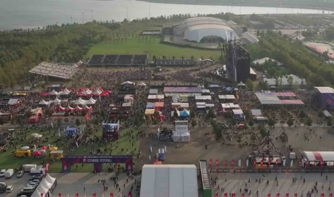 Bu yıl 5’incisi düzenlenen İstanbul Festivali’nde dün Semicenk ve Yıldız
