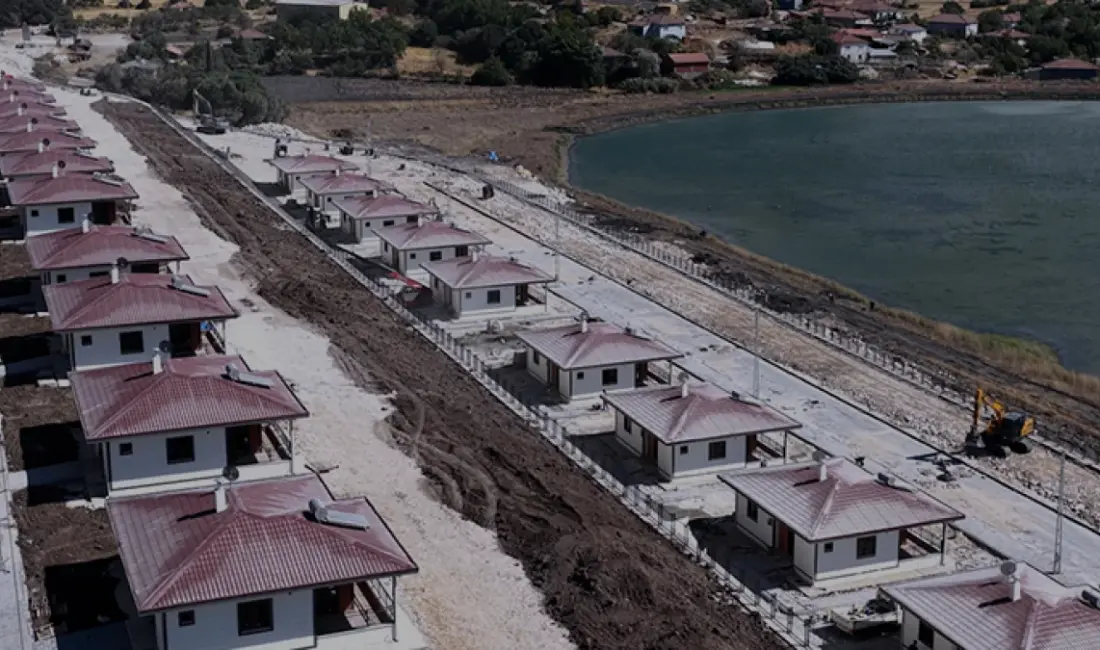 Sındırgı'da meydana gelen depremlerin birinci yıl dönümünde, TOKİ eliyle inşa