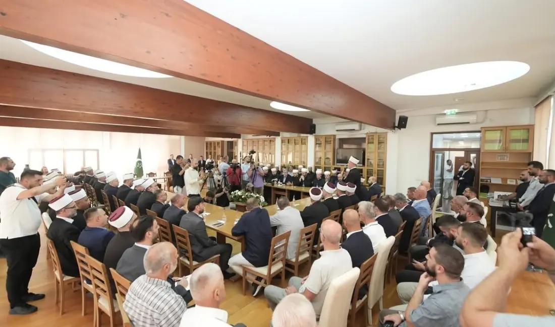Sırbistan’da yaşadıkları anlaşmazlıklar nedeniyle yaklaşık 20 yıl ayrı faaliyet gösteren
