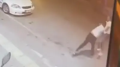 Bursa’da kaldırım üzerinde duran şahıs ile otomobil sürücüsü arasında çıkan