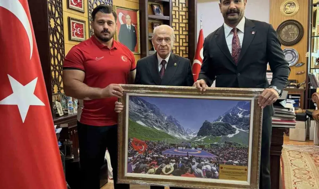 Türkiye Güreş Federasyonu Başkanı Taha Akgül ve Rıza Kayaalp, Milliyetçi