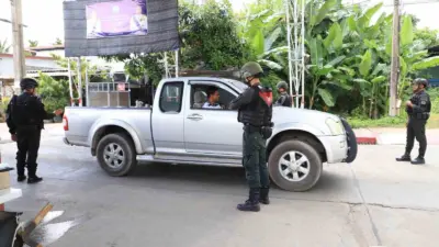 Tayland’ın güneyinde bulunan Narathiwat, Yala ve Pattani eyaletlerinde dün akşam