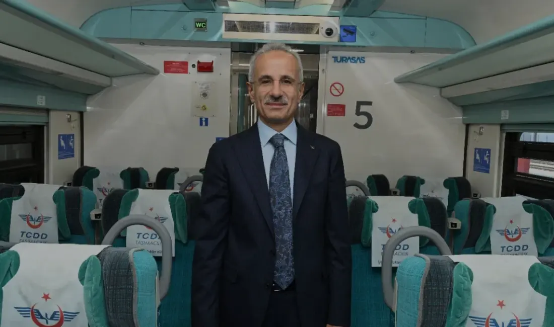 Ulaştırma ve Altyapı Bakanı Abdulkadir Uraloğlu, Türkiye'nin demiryolu ağını genişleterek
