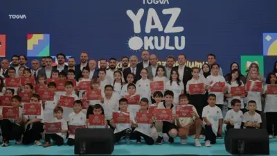 Vali Erol Ayyıldız, TÜGVA 2026 Yaz Okulları kapanış programında gençlerin
