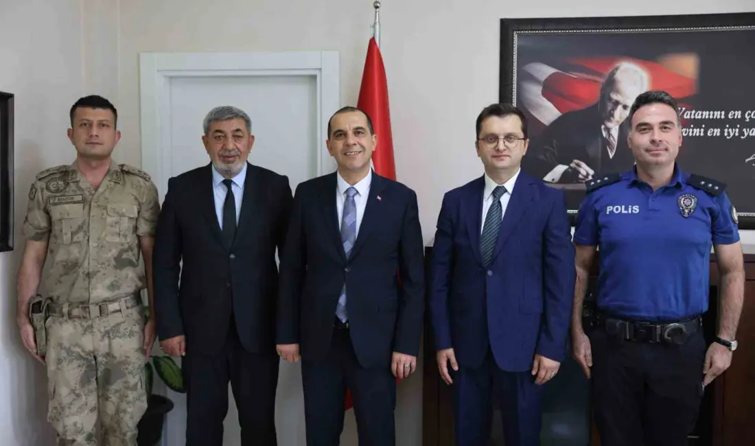 Iğdır Valisi M. Fırat Taşolar, Karakoyunlu Kaymakamı İlhan Kayaş’a hayırlı