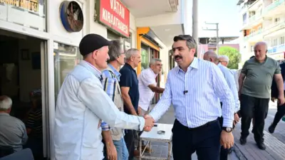 Zümrütevler Mahallesi’ni ziyaret eden Başkan Oktay Yılmaz, Çiçek Caddesi esnafıyla