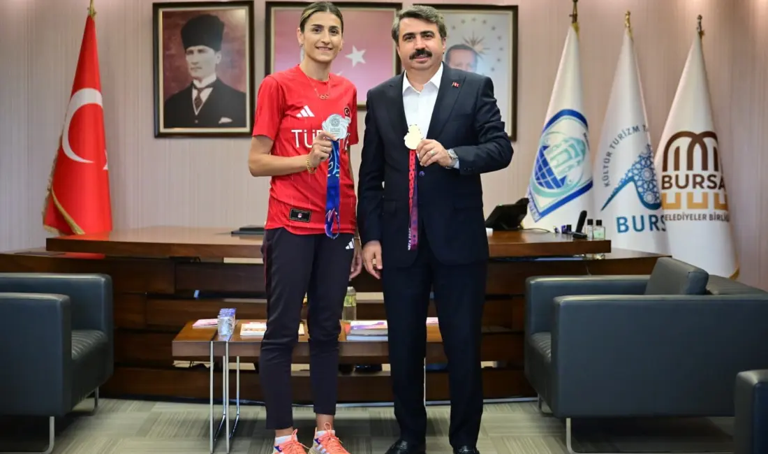 Yıldırım Belediyesi Spor Kulübü’nün milli tekvandocusu Hatice Kübra İlgün, 20.