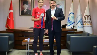 Yıldırım Belediyesi Spor Kulübü’nün milli tekvandocusu Hatice Kübra İlgün, 20.