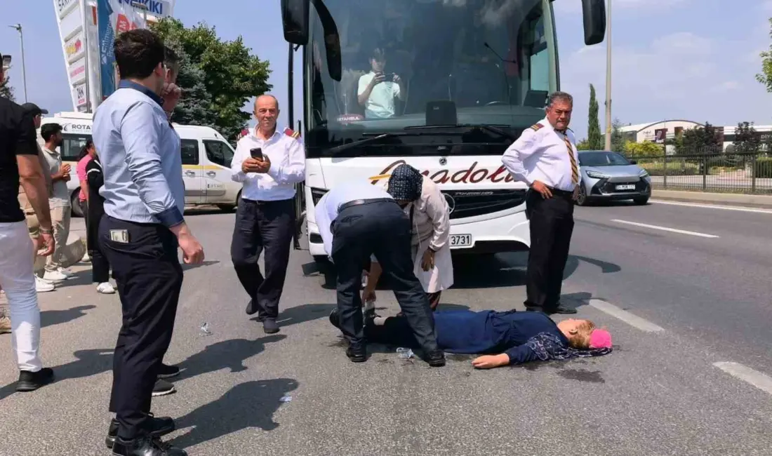 Bursa’nın İnegöl ilçesinde yolcu otobüsünün çarptığı yaklaşık 30 yaşlarındaki kadın