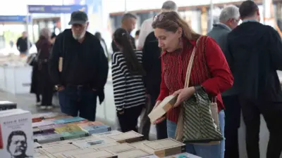 2. Osmangazi Kitap Günleri, kitapseverlerin yoğun ilgisiyle devam ediyor. Ünlü