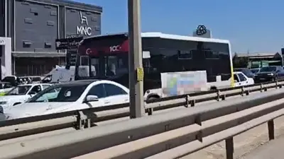 Bursa’nın İnegöl ilçesinde meydana gelen zincirleme trafik kazasında 2 otobüs