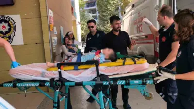 Bursa’nın İnegöl ilçesinde 2 yaşındaki çocuk, 3. katın penceresinden beton
