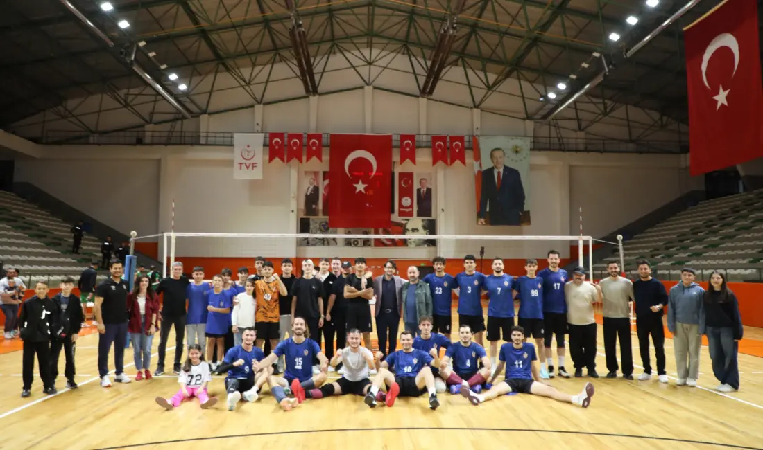 Voleybol liginde sahasında Bursa Voleybol'u ağırlayan temsilcimiz İnegöl Belediyespor, üstün
