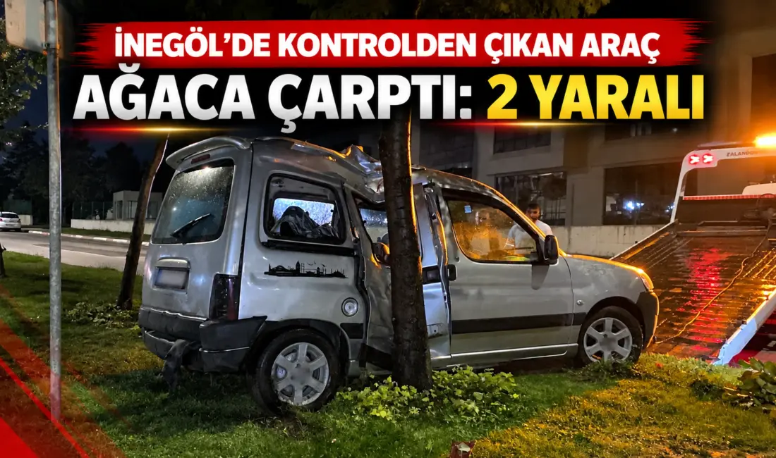 Bursa’nın İnegöl ilçesinde yağış nedeniyle kayganlaşan yolda kontrolden çıkan hafif