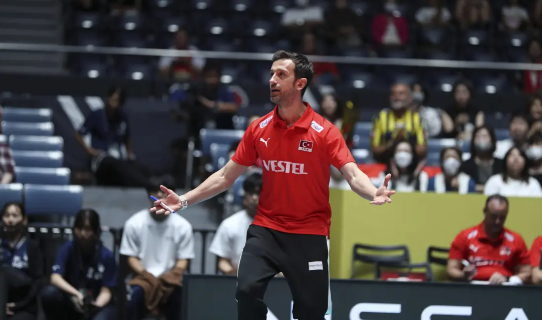 A Milli Kadın Voleybol Takımı Başantrenörü Daniele Santarelli, İtalya'yı mağlup