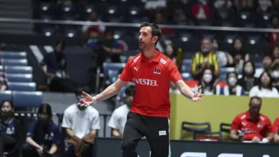 A Milli Kadın Voleybol Takımı Başantrenörü Daniele Santarelli, İtalya'yı mağlup