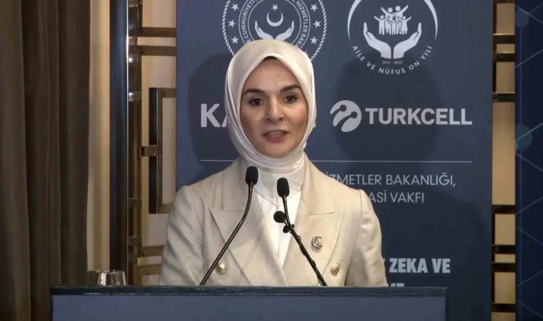 Aile ve Sosyal Hizmetler Bakanı Mahinur Özdemir Göktaş, kadınları dijital