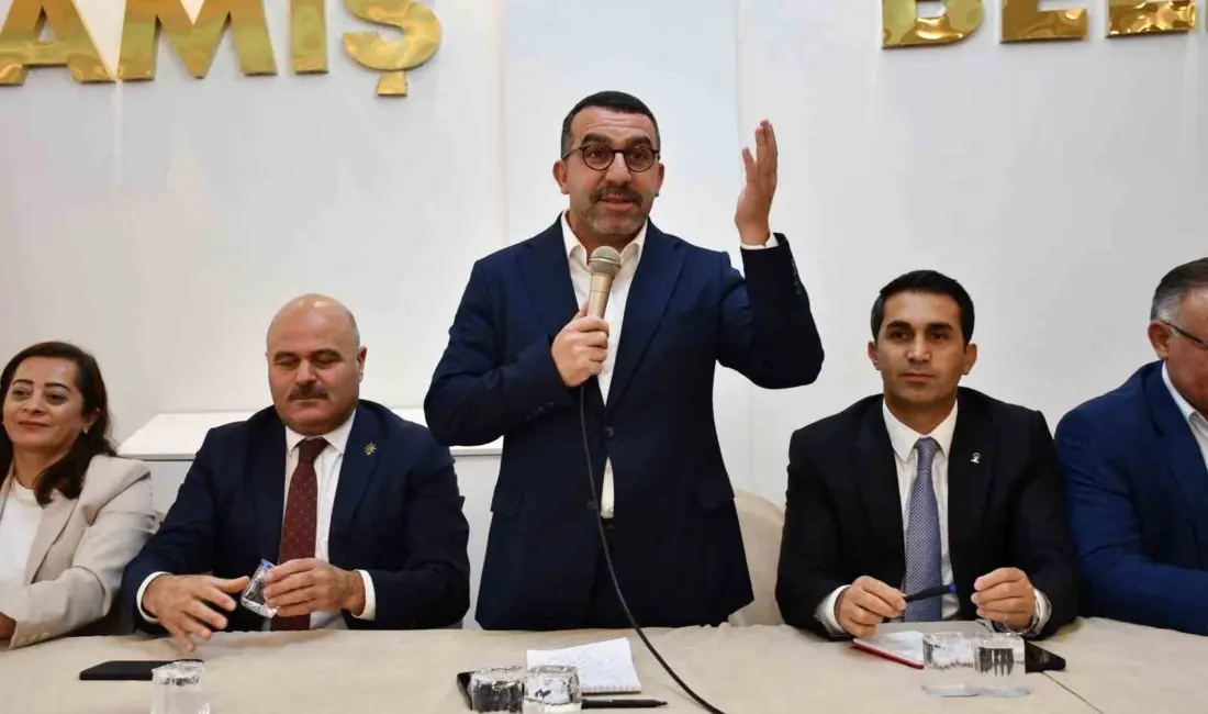 AK Parti Kars Milletvekili Adem Çalkın, beraberindeki AK Parti Kars