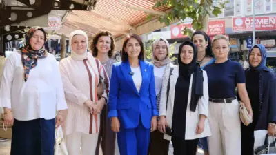 AK Parti Denizli İl Kadın Kolları Başkanı Hilal Tütüncü ve