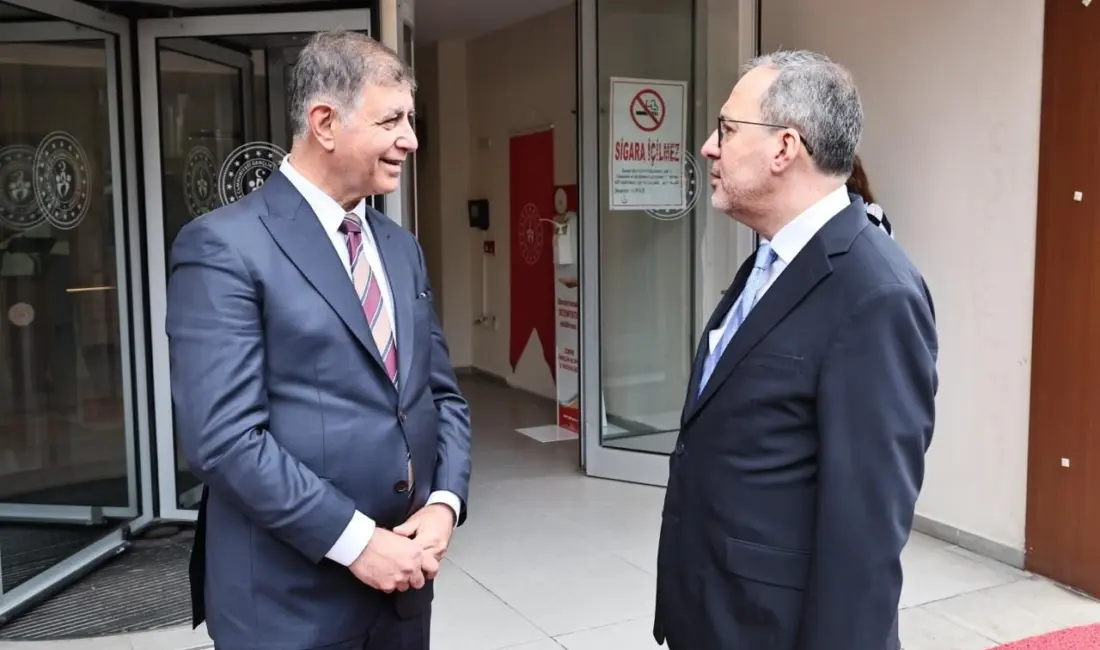 Önceki dönem Gençlik ve Spor Bakanı, AK Parti İzmir Milletvekili