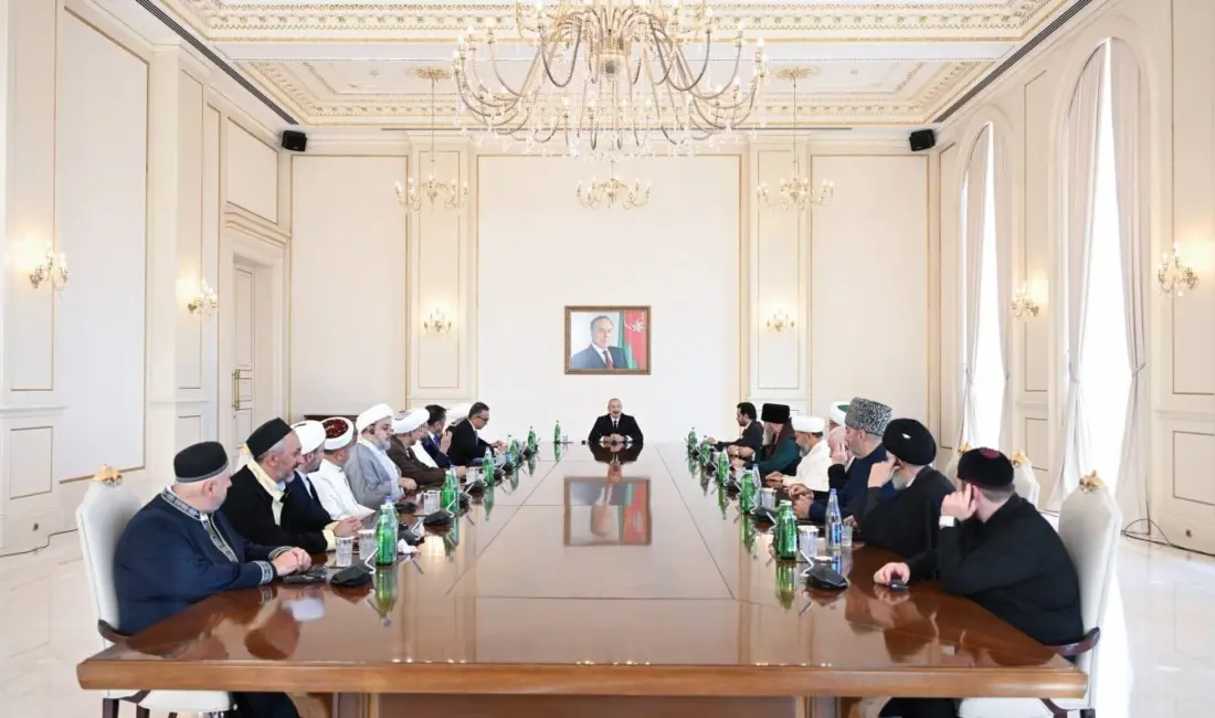 Azerbaycan Cumhurbaşkanı İlham Aliyev, dini liderleri kabulünde, “Dinimize, İslam dünyasına