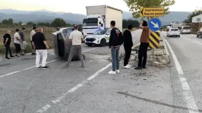 Bursa’nın İnegöl ilçesinde iki otomobilin karıştığı kazada 1 kişi yaralandı.