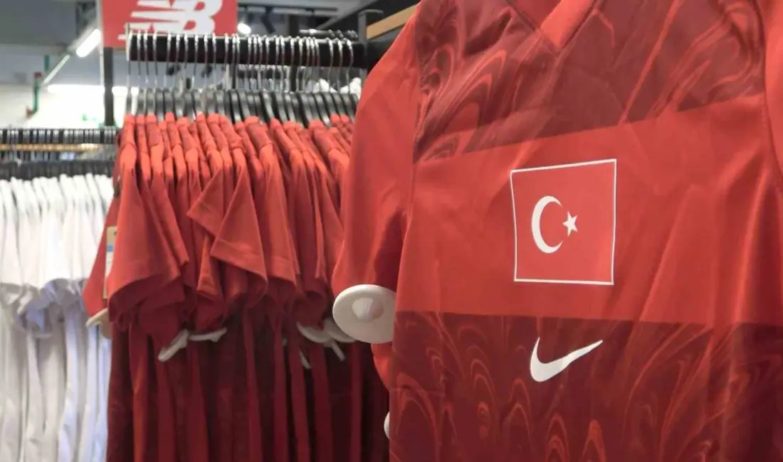 Bursa’da oynanacak Türkiye-İtalya karşılaşması öncesi Bursastore’da satışa çıkan milli formalara