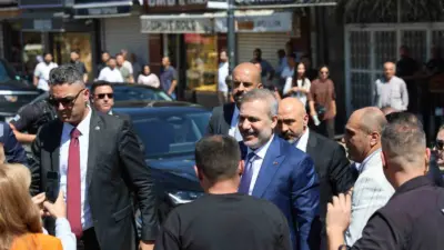 Çeşitli ziyaretlerde bulunmak üzere Diyarbakır’a gelen Dışişleri Bakanı Hakan Fidan,