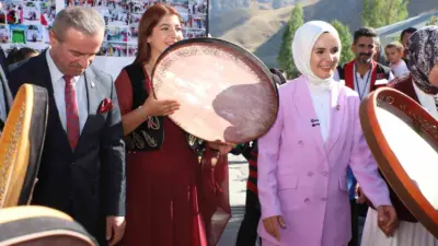 Aile ve Sosyal Hizmetler Bakanı Mahinur Özdemir Göktaş, güçlü ailelerin