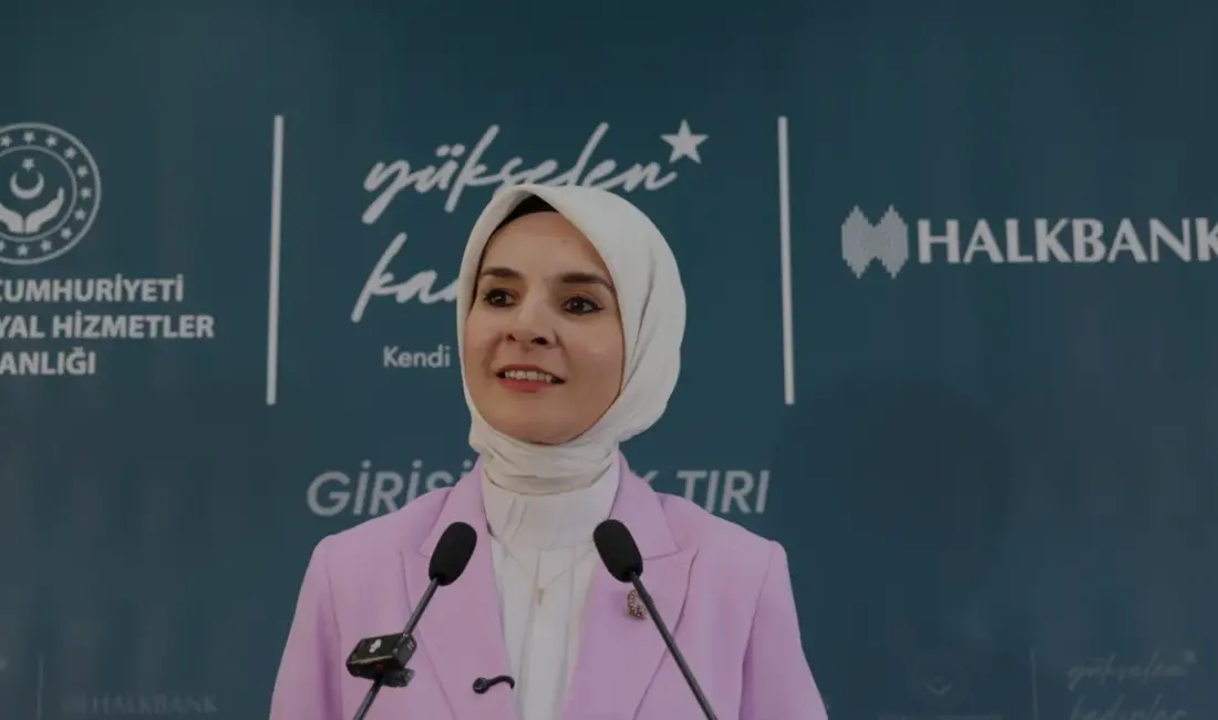 Bakan Göktaş, Hakkari'de Terörsüz Türkiye vurgusu yaparak, girişimci kadınlara ve