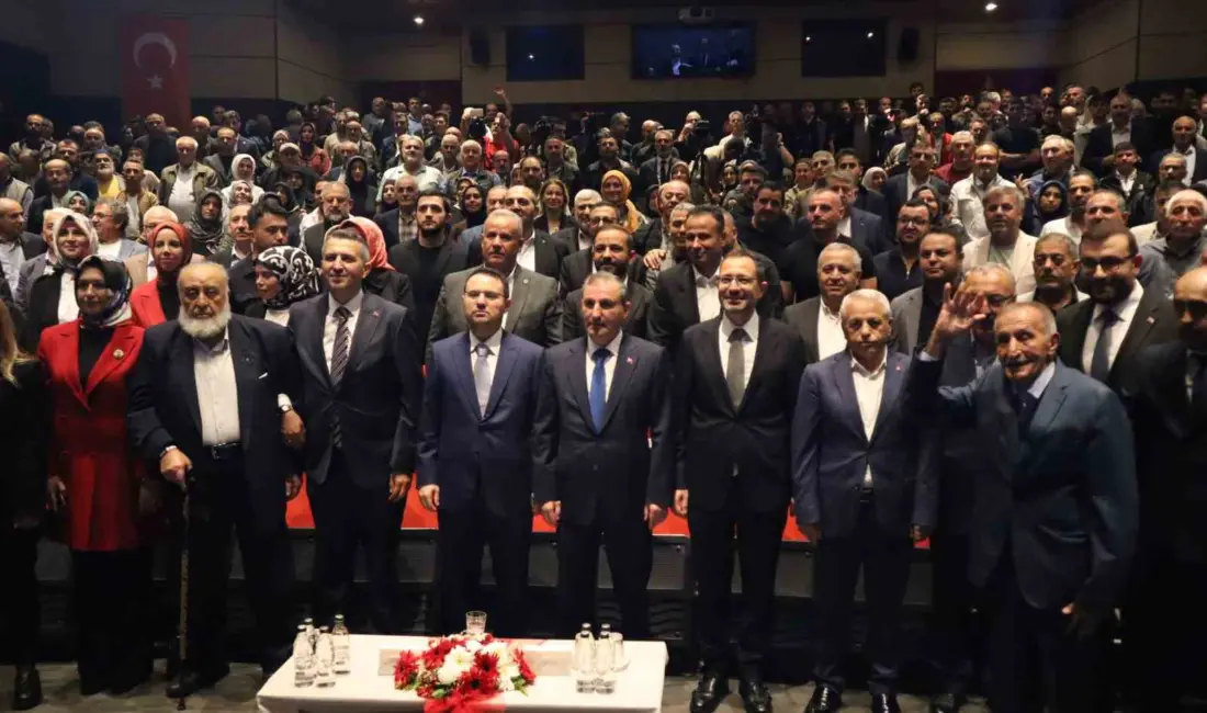 “Türkiye Yüzyılı Buluşmaları” kapsamında Sultanbeyli’de AK Parti ilçe teşkilatıyla bir