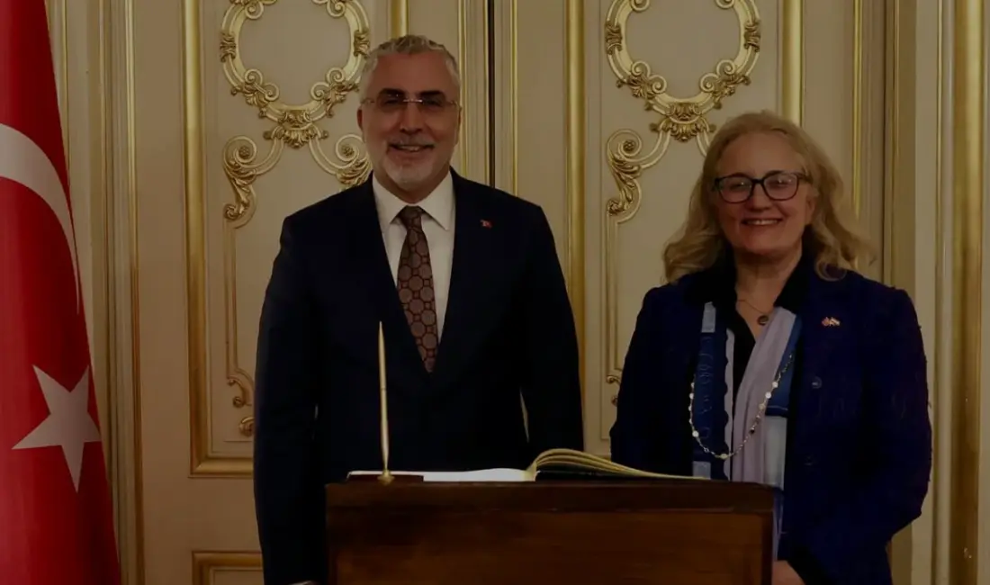 Çalışma ve Sosyal Güvenlik Bakanı Vedat Işıkhan, Hollanda'daki temasları kapsamında